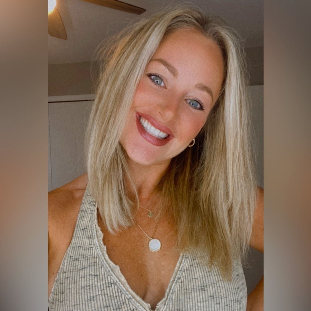 Meet your Posher, Alexis